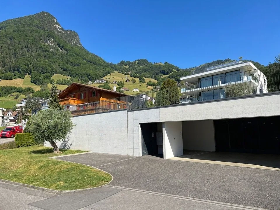 5.5-Zimmer-Maisonette mit unverbaubarer Seesicht, Gersau
