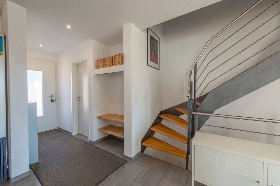 Lumière, jardin et confort de vie - maison mitoyenne 5,5 pièces avec espace environnant