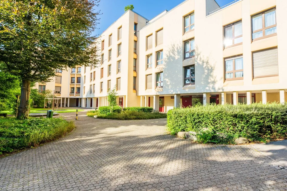 Helle 4.5-Zimmer-Wohnung mit Einstellplatz in Bolligen