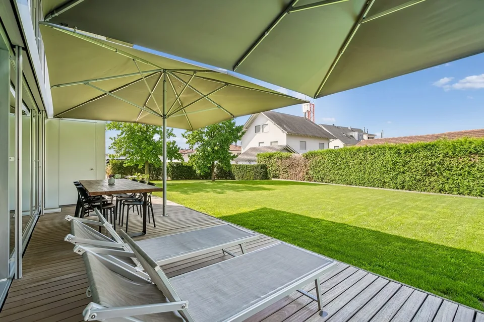 Vivre comme dans une résidence de vacances - Maison d'architecte avec piscine et jardin – photo 3 sur 13
