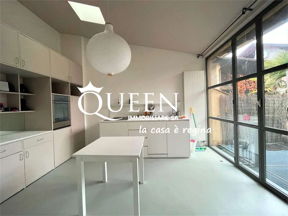 Arzo: charming house with two apartments, 6.5 rooms, 196 sqm, in the north