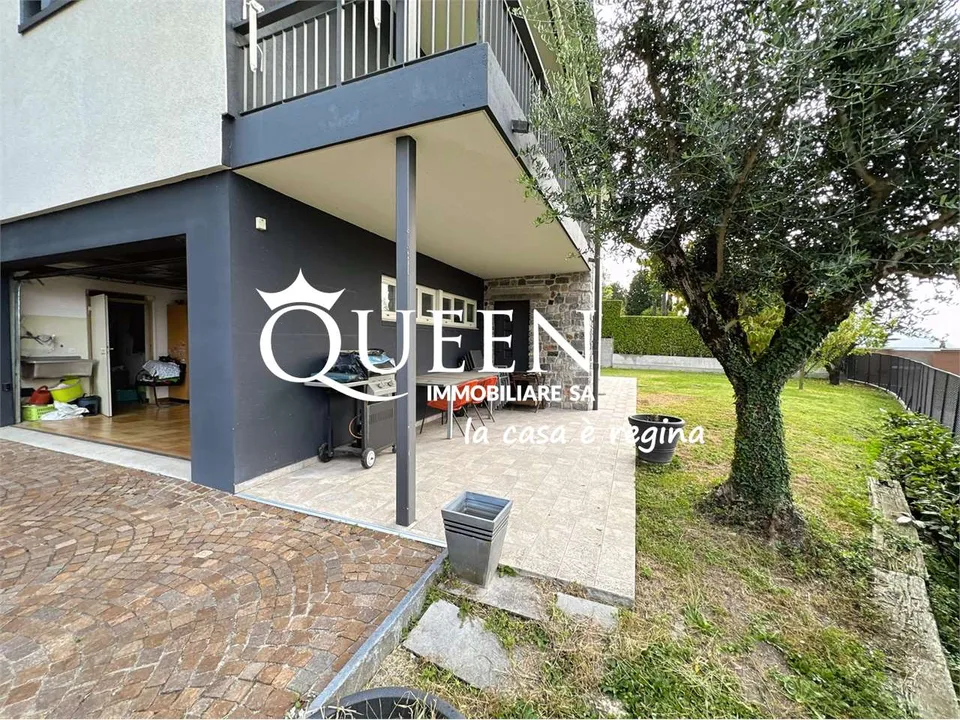 Vacallo: Villa mit 5.5 Zimmern, 260 m², großes Grundstück, dominierende Lage