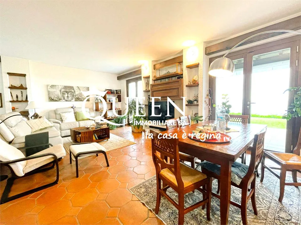 Morbio Superiore: Villa mit 10,5 Zimmern, 304 m², großem Garten, Blick auf