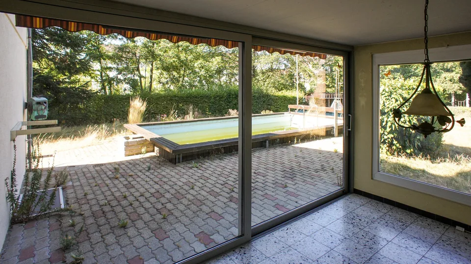 Grosses EFH mit Pool und sehr grossem Garten