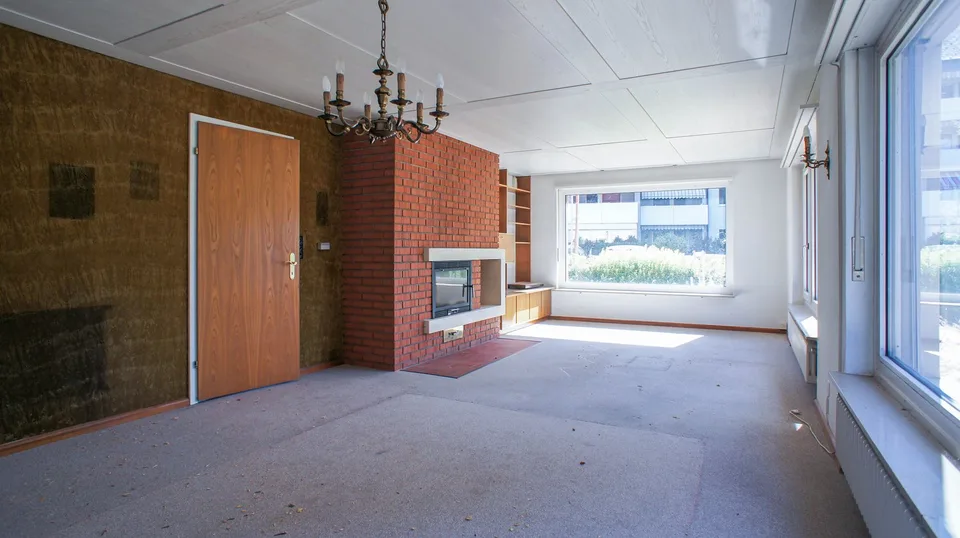 Grosses EFH mit Pool und sehr grossem Garten