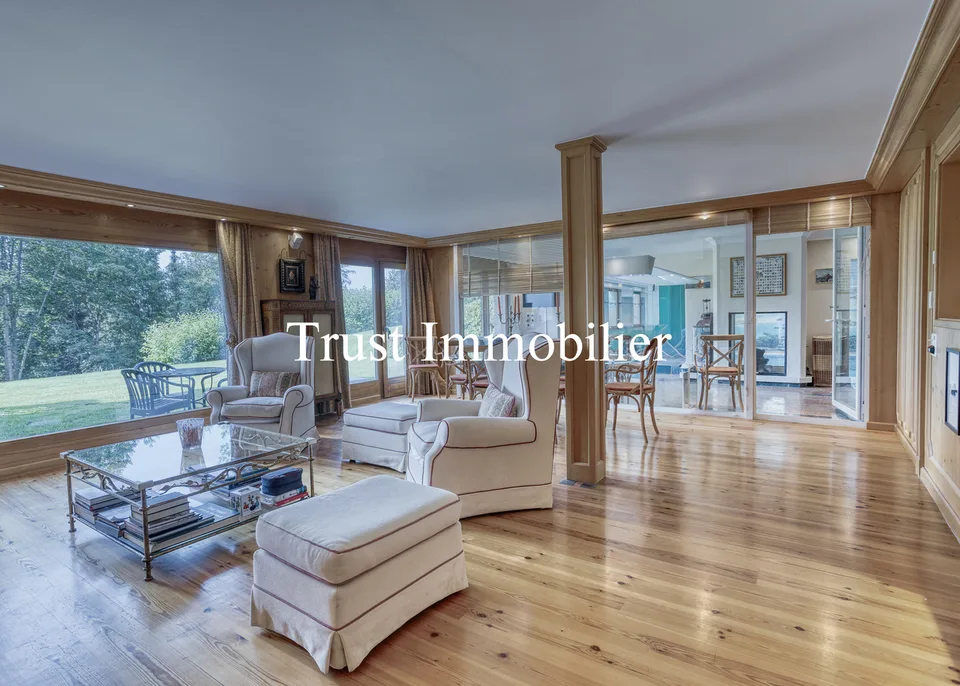5008. Exceptionnel SKI IN/OUT appartement au centre de Crans