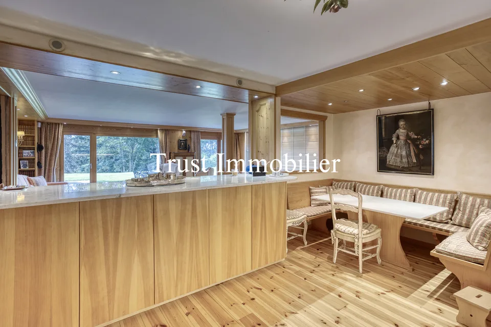 5008. Exceptionnel SKI IN/OUT appartement au centre de Crans