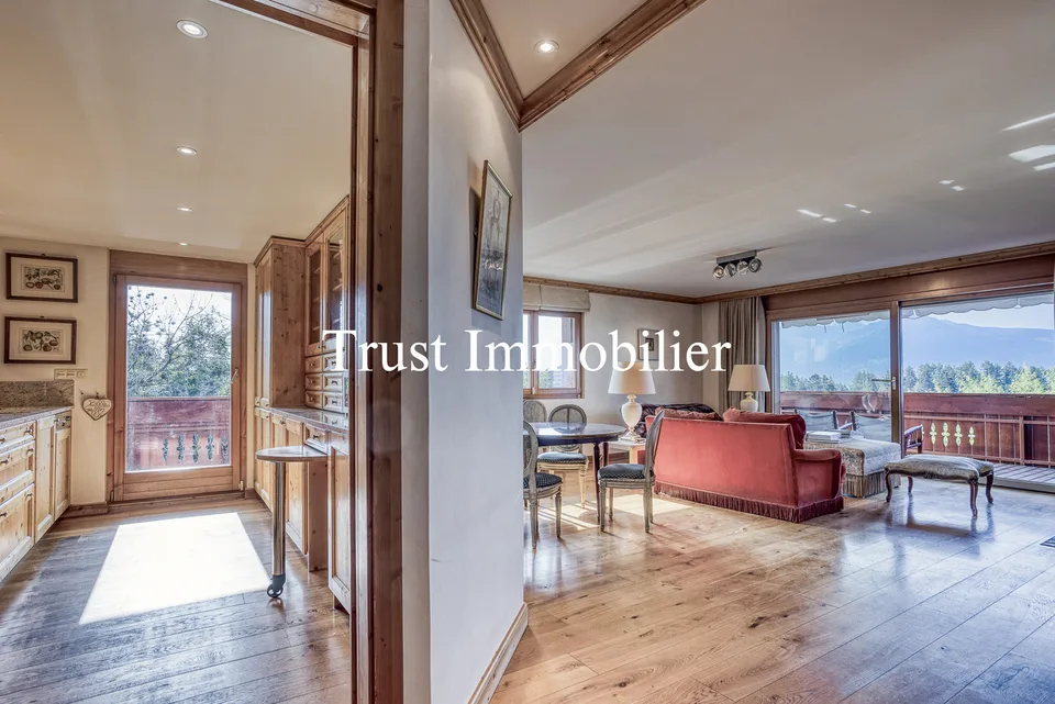 5006. Appartamento 5.5pcs in un contesto privilegiato a Crans