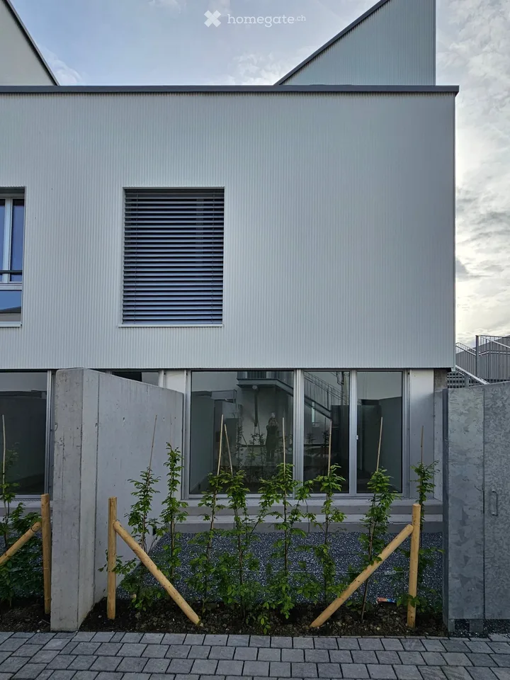 Moderne neue Wohnung + 19 m² Zusatzraum