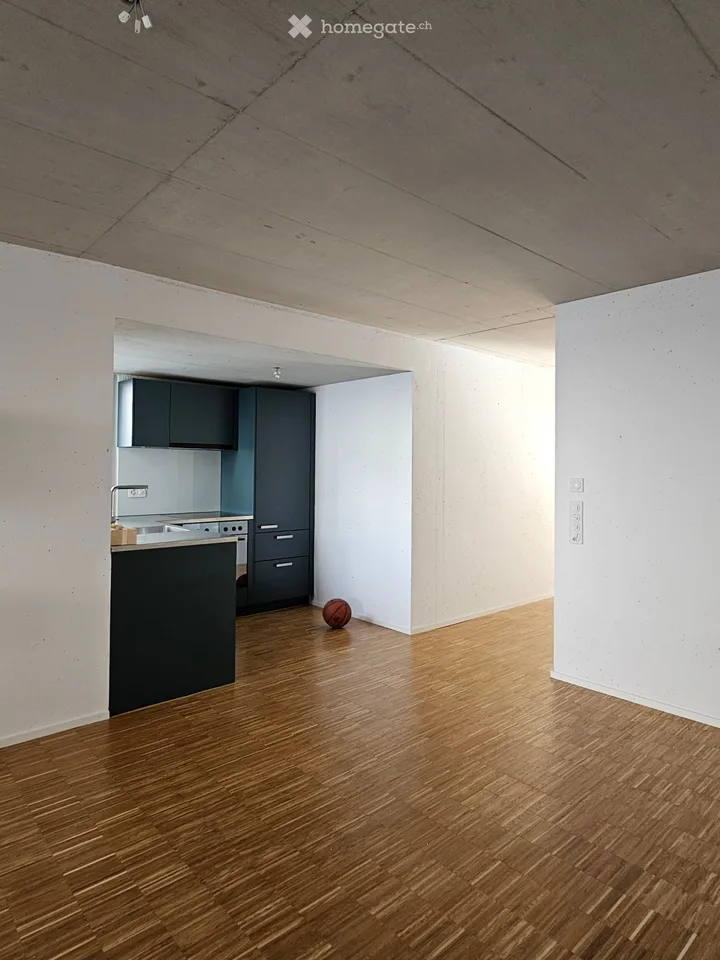 Moderne neue Wohnung + 19 m² Zusatzraum