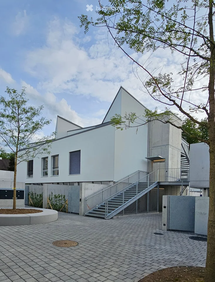 Moderne neue Wohnung + 19 m² Zusatzraum