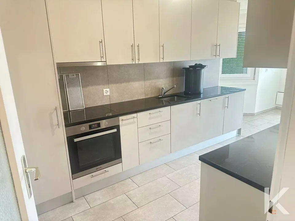 Wohnung mit 3.5 Zimmern – Foto 2 von 6