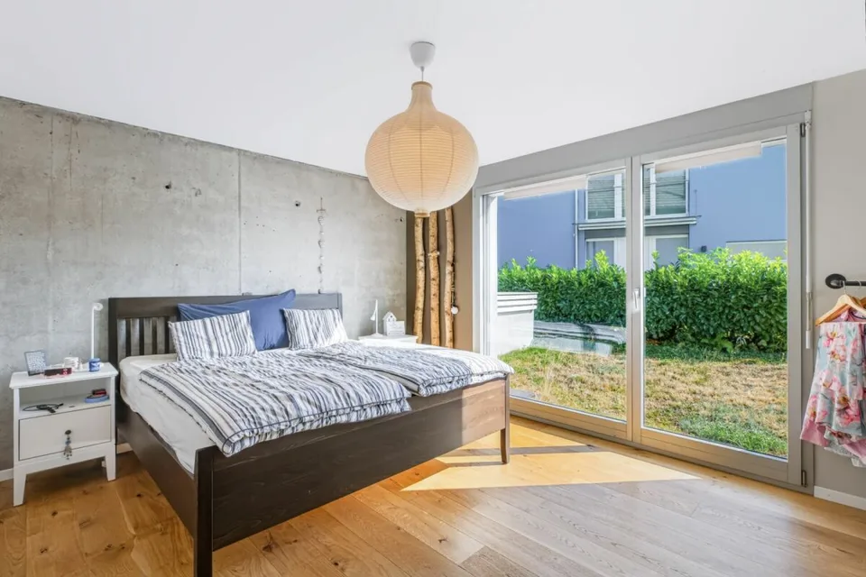 Maison de famille luxueuse avec piscine et vue imprenable à Roggwil BE