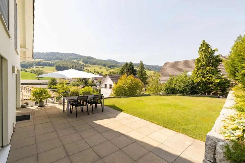 Family paradise with beautiful garden and far-reaching views