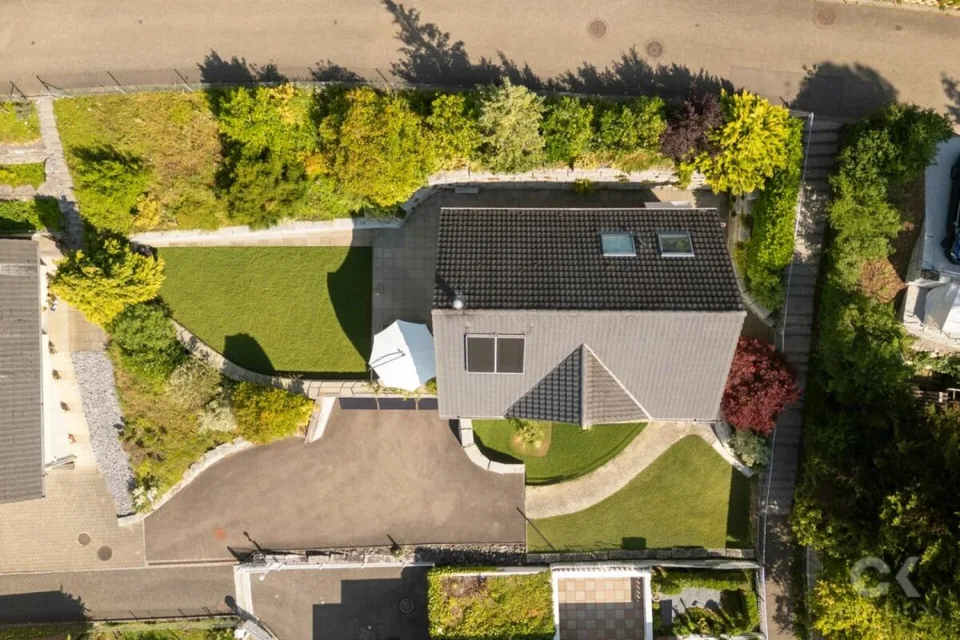 Family paradise with beautiful garden and far-reaching views