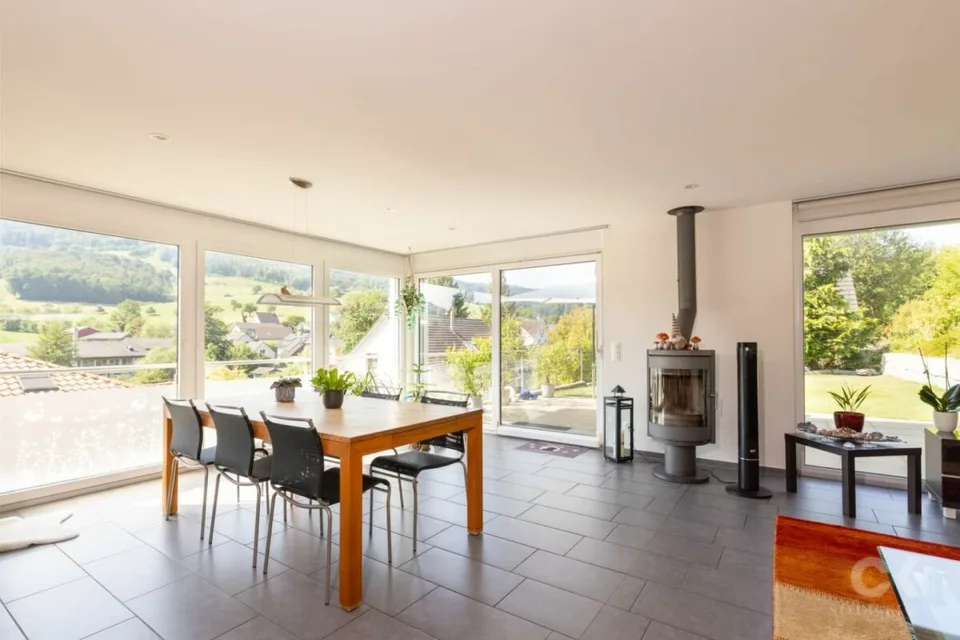 Family paradise with beautiful garden and far-reaching views