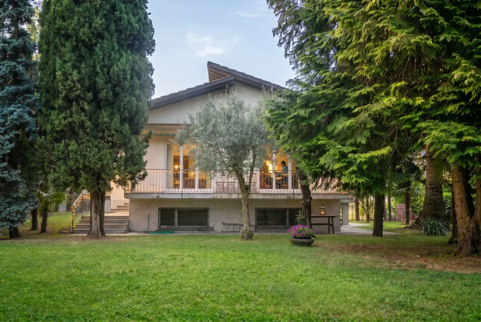 Ampia proprietà con possibile sviluppo su R3