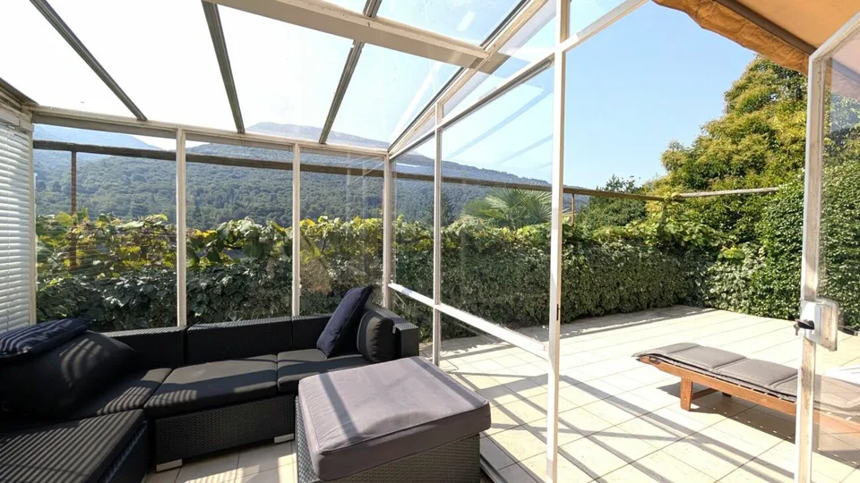 Haus mit Charme und Wintergarten sowie Bergpanorama