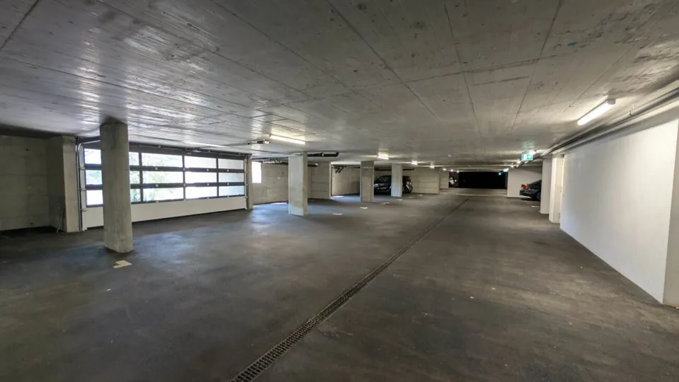 Spacious, modern design and new!