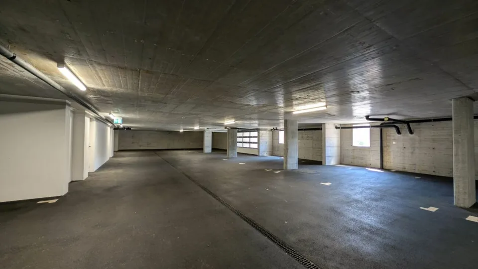 Spacious, modern design and new!