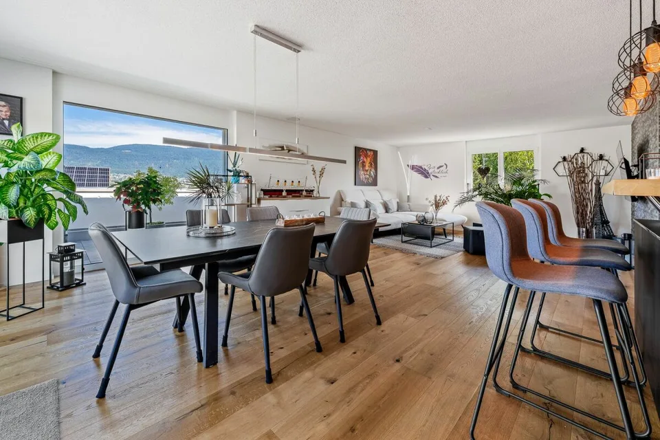 Appartamento attico esclusivo di 5,5 locali con terrazza di 152 m² & vista panoramica!