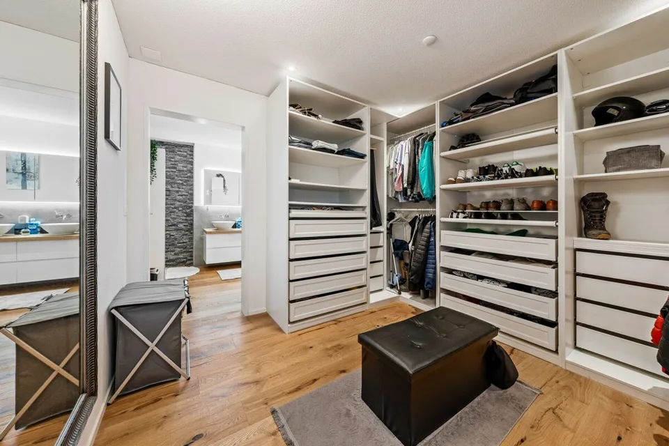 Appartamento attico esclusivo di 5,5 locali con terrazza di 152 m² & vista panoramica!