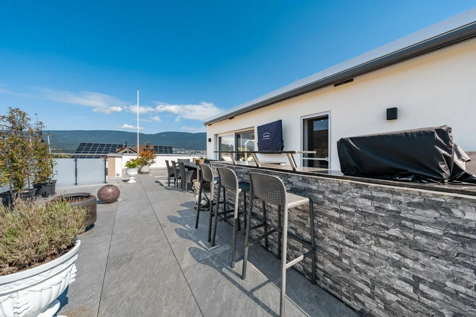 Appartamento attico esclusivo di 5,5 locali con terrazza di 152 m² & vista panoramica!