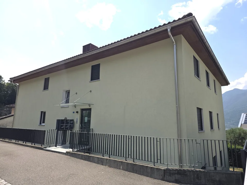 Wohnung mit 3.5 Zimmern und Garten in Camorino
