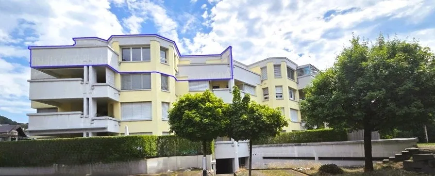 Moderne 4½-Zimmer-Attikawohnung mit umlaufender Terrasse und Weitsicht in Tuggen