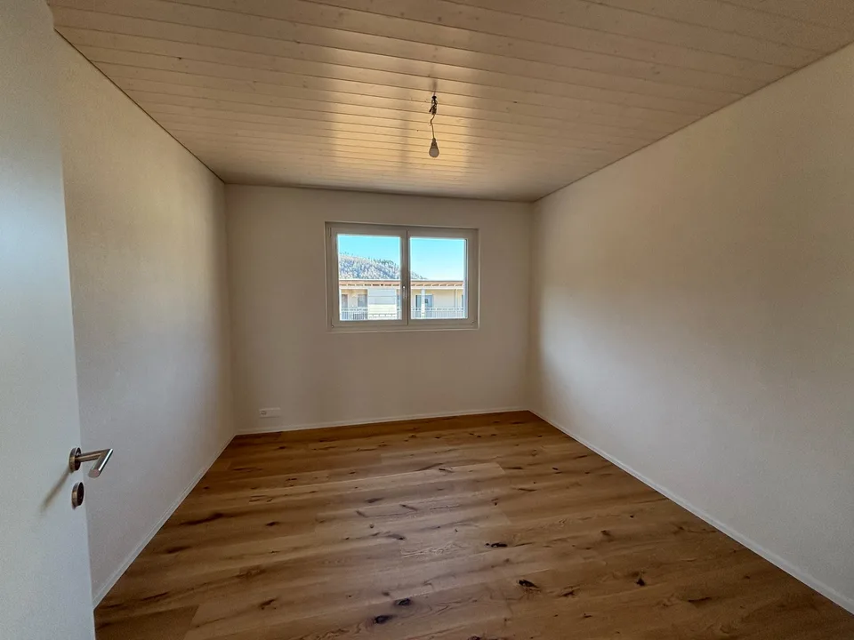 Modern 4.5-room attic apartment with large balcony – living in a prime location