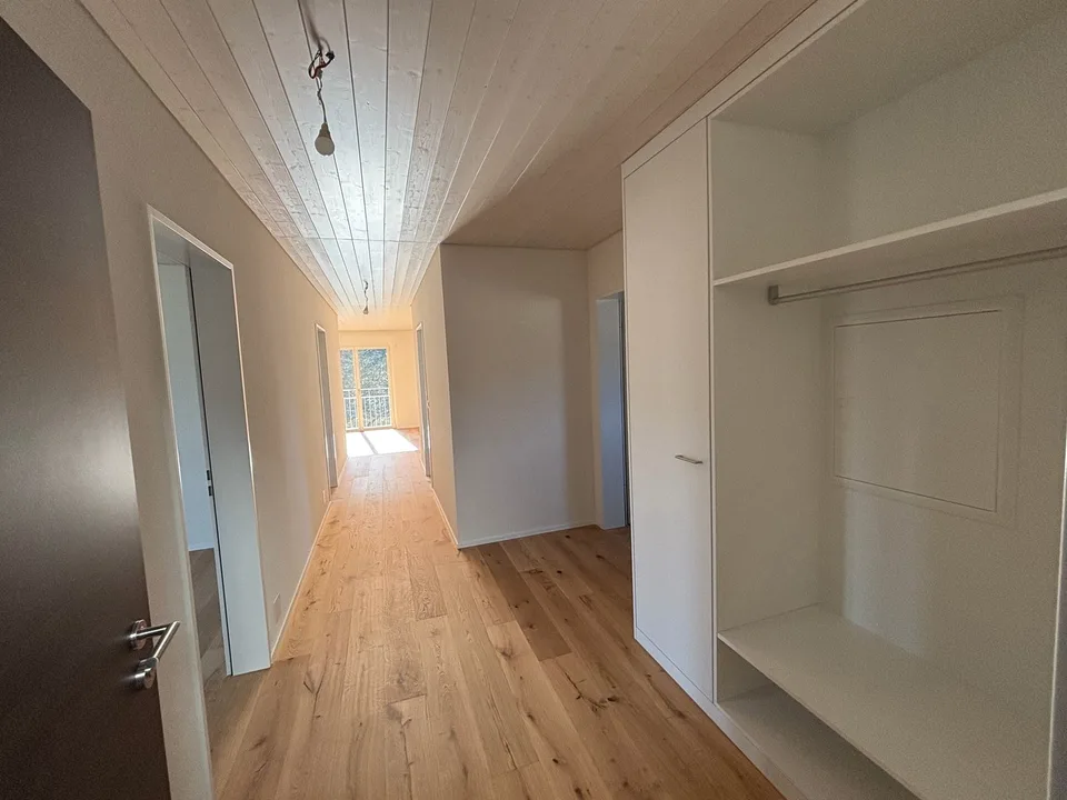 Modern 4.5-room attic apartment with large balcony – living in a prime location