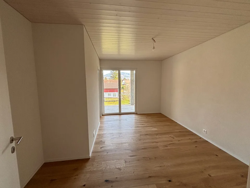 Modern 4.5-room attic apartment with large balcony – living in a prime location