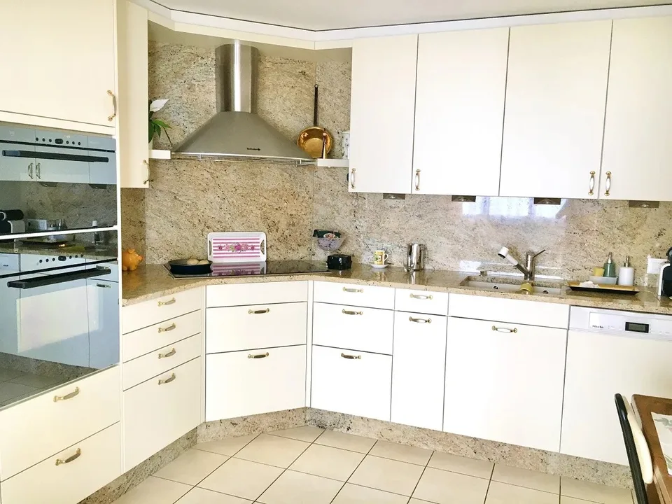 6.5-room duplex apartment on the top floors of a residential building