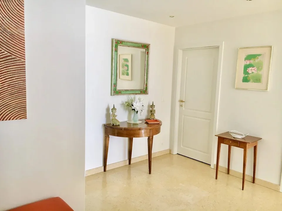 6.5-room duplex apartment on the top floors of a residential building