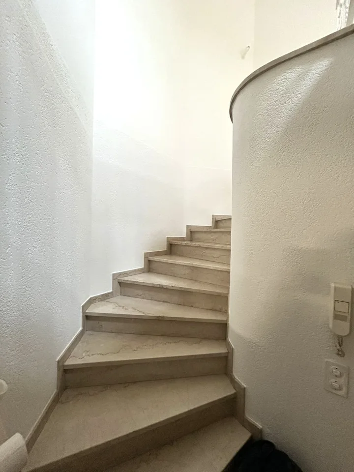 Delizioso appartamento in maisonnette di 3,5 locali con balcone