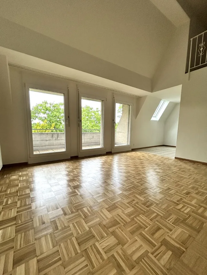 Charmante 3.5-Zimmer-Maisonette-Wohnung mit Balkon