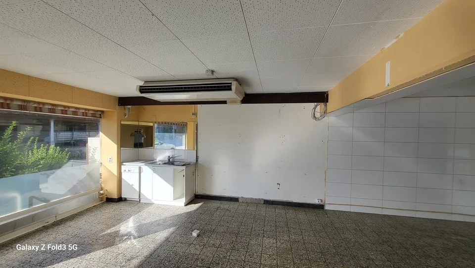 Commercial space with 150 m2 // in central location