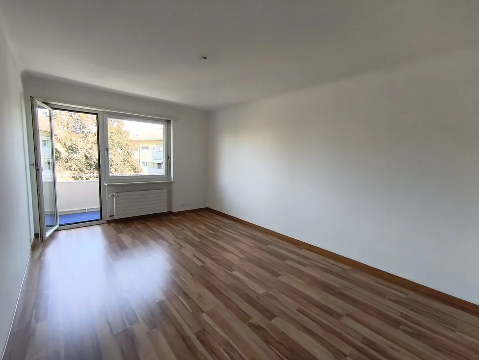 Helle Wohnung an zentraler Lage in Zürich befristet bis März 2027