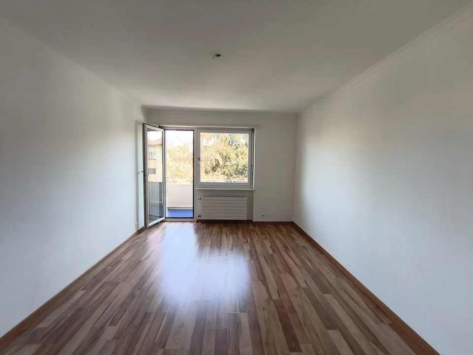 Helle Wohnung an zentraler Lage in Zürich befristet bis März 2027