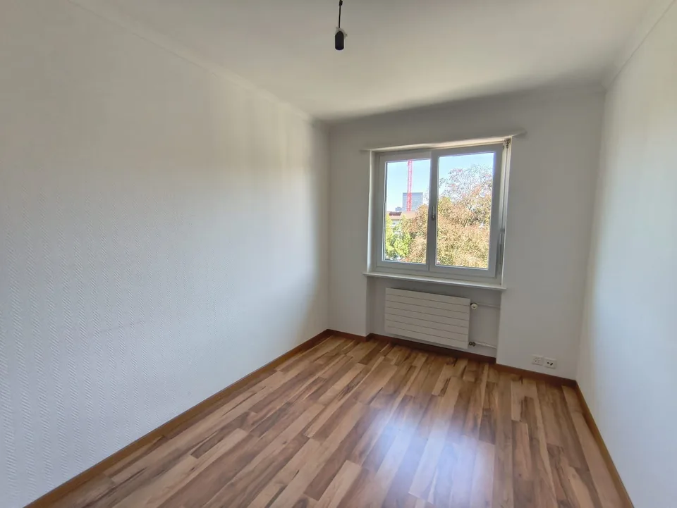 Helle Wohnung an zentraler Lage in Zürich befristet bis März 2027