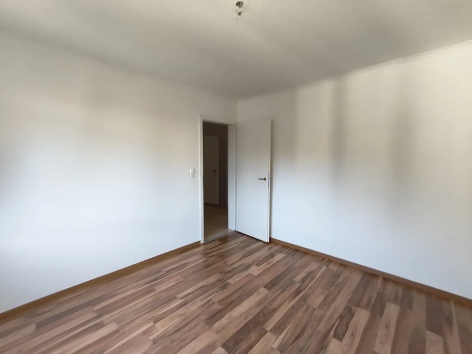 Helle Wohnung an zentraler Lage in Zürich befristet bis März 2027
