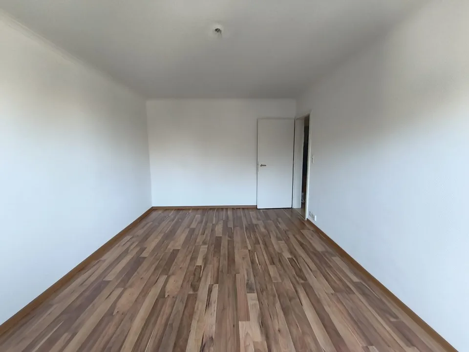 Helle Wohnung an zentraler Lage in Zürich befristet bis März 2027