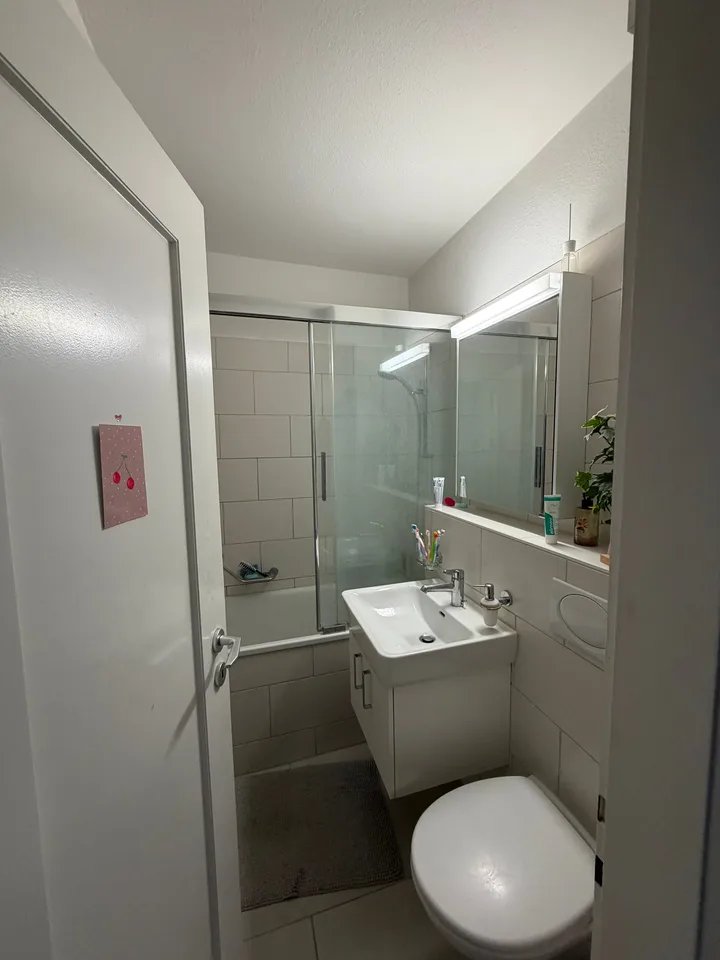 Appartamento di 4 camere con balcone nel cuore di Berna