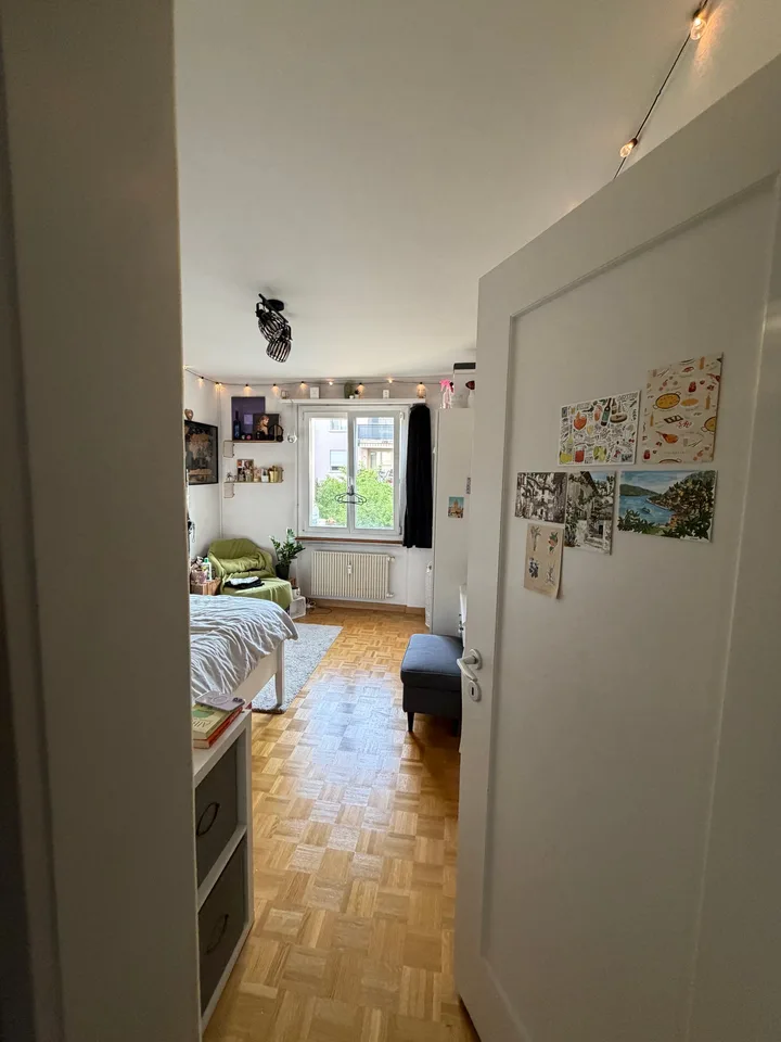 Appartamento di 4 camere con balcone nel cuore di Berna