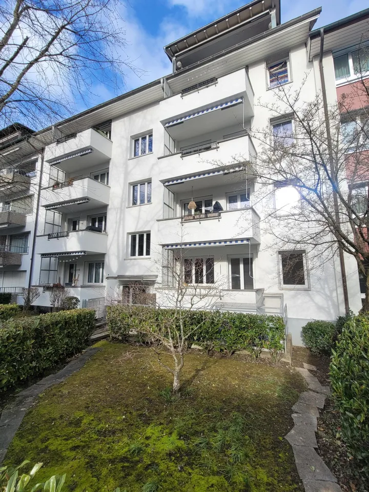 4-Zimmer-Wohnung mit Balkon im Herzen von Bern