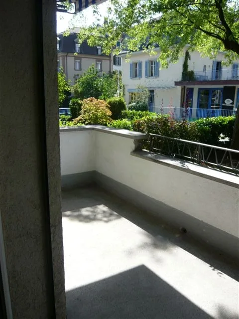 Appartamento di 4 camere con balcone nel cuore di Berna
