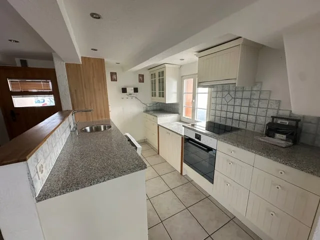 6 1/2-room row corner house with garden in a quiet and central residential area