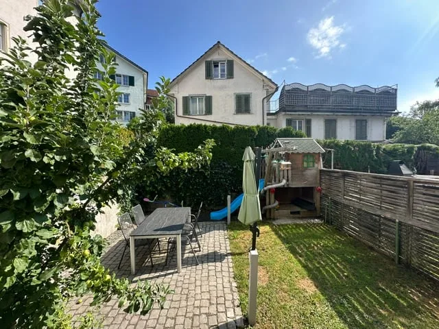 6 1/2-room row corner house with garden in a quiet and central residential area