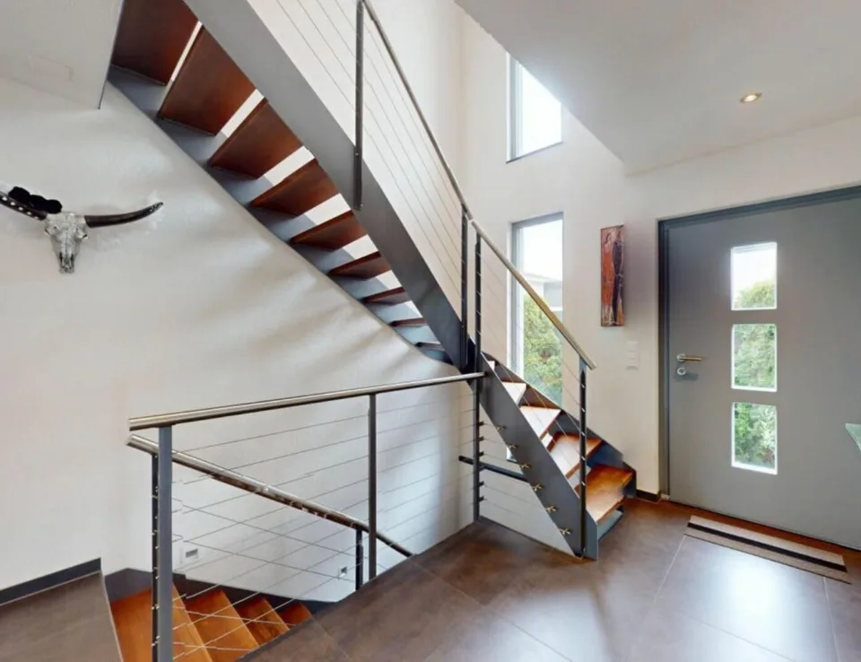 7.5-Room Single-Family House with Balcony & Garden in Kriegstetten for Sale