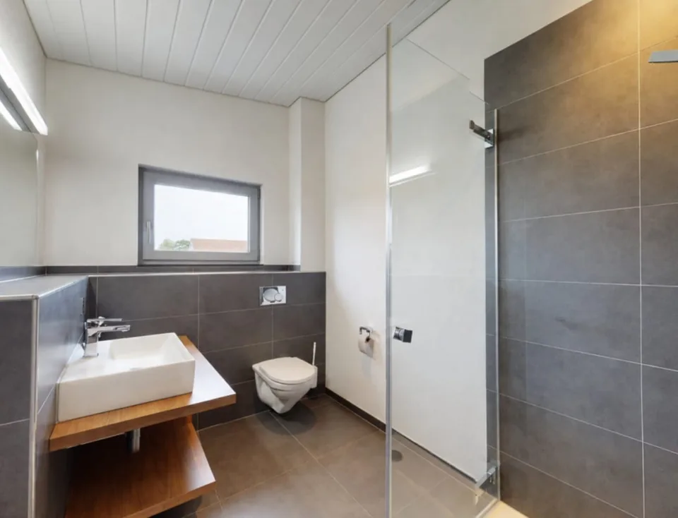 7.5-Room Single-Family House with Balcony & Garden in Kriegstetten for Sale
